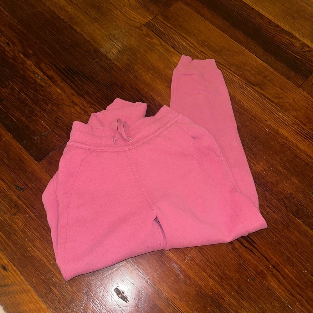 Pink lululemon scuba sweatpants